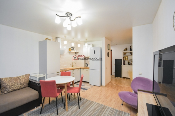 
  Продается 3-комн. квартира, 63 м², Большевистская ул, д. 100
. Фото 2.