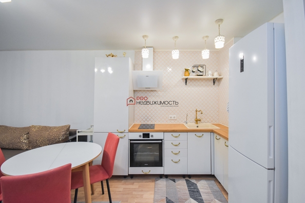 
  Продается 3-комн. квартира, 63 м², Большевистская ул, д. 100
. Фото 3.
