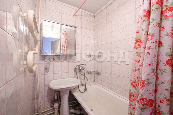 
  Продается 2-комн. квартира, 42.8 м², Бориса Богаткова ул, д. 249
. Фото 18.