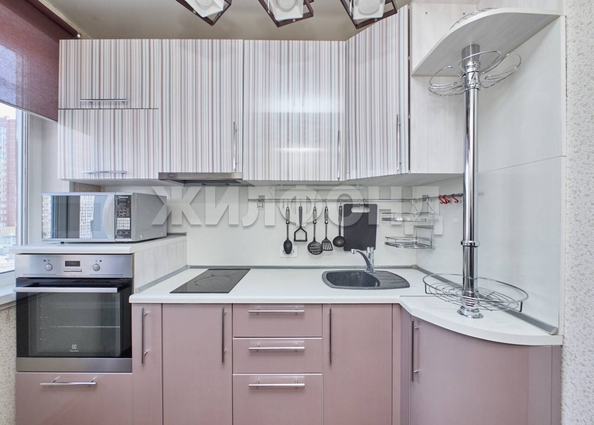 
  Продается 1-комн. квартира, 29.8 м², Дуси Ковальчук ул, д. 75
. Фото 4.