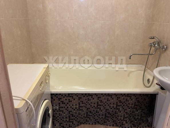 
  Продается 2-комн. квартира, 53.7 м², Федосеева ул, д. 3
. Фото 10.
