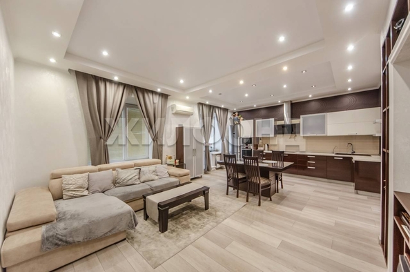 
  Продается 3-комн. квартира, 109.8 м², Толстого ул, д. 5
. Фото 1.