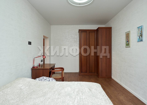 
  Продается 3-комн. квартира, 77.2 м², Крылова ул, д. 3
. Фото 2.