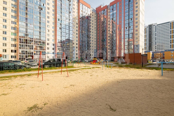 
  Продается 2-комн. квартира, 48.9 м², Петухова ул, д. 160
. Фото 24.