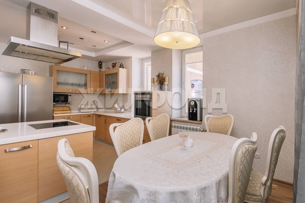
  Продается 4-комн. квартира, 217.9 м², Галущака ул, д. 9
. Фото 4.