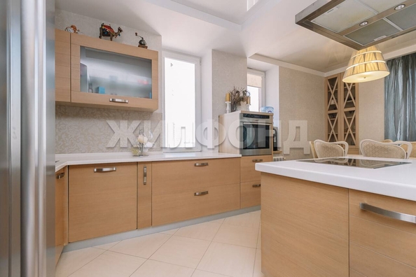 
  Продается 4-комн. квартира, 217.9 м², Галущака ул, д. 9
. Фото 10.