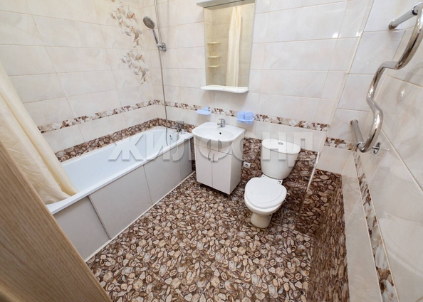 
  Продается 2-комн. квартира, 56 м², Есенина ул, д. 12/2
. Фото 10.