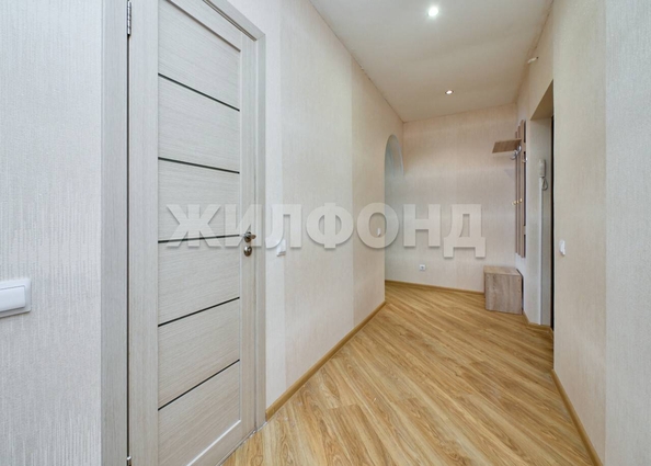 
  Продается 2-комн. квартира, 56 м², Есенина ул, д. 12/2
. Фото 13.