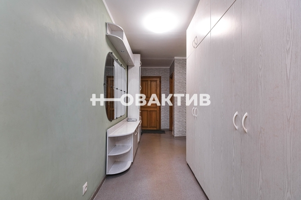 
  Продается 3-комн. квартира, 68 м², Сибирская ул, д. 49
. Фото 8.