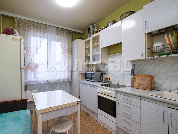 
  Продается 2-комн. квартира, 50.2 м², Связистов ул, д. 147
. Фото 2.