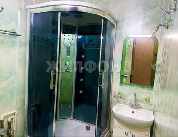 
  Продается 3-комн. квартира, 57 м², Блюхера ул, д. 5
. Фото 8.