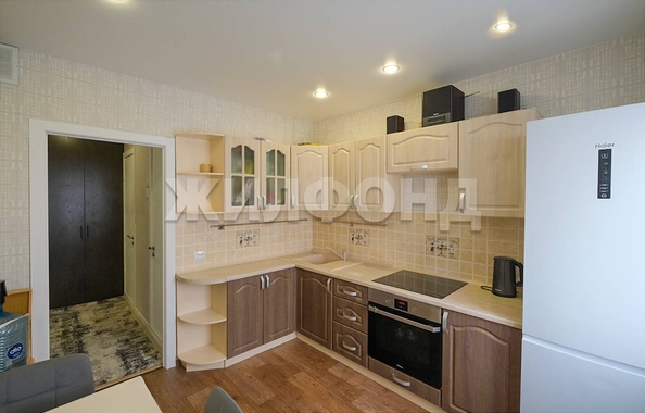 
  Продается 2-комн. квартира, 50 м², Лазурная ул, д. 6
. Фото 11.