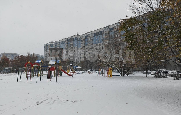 
  Продается 2-комн. квартира, 50 м², Лазурная ул, д. 6
. Фото 27.
