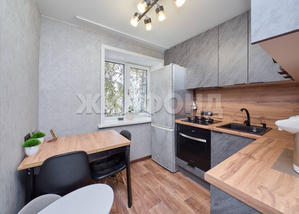 
  Продается 2-комн. квартира, 41.5 м², Столетова ул, д. 18
. Фото 1.