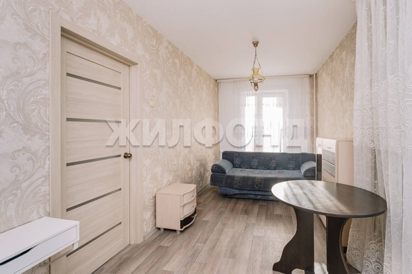 
  Продается 4-комн. квартира, 70.5 м², Бориса Богаткова ул, д. 194/6
. Фото 3.