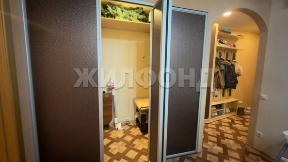 
  Продается 3-комн. квартира, 47.9 м², Есенина ул, д. 20
. Фото 17.