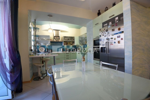 
  Продается 3-комн. квартира 132.5 м². Фото 2.