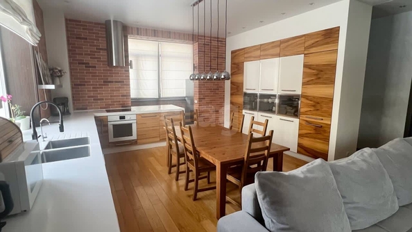 
  Продается 3-комн. квартира 139.9 м². Фото 8.