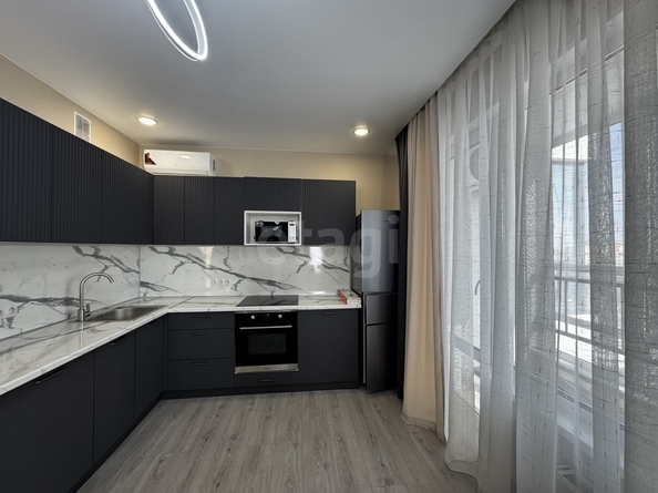 
  Продается 2-комн. квартира 56 м², в ЖК Азимут, дом 1. Фото 1.