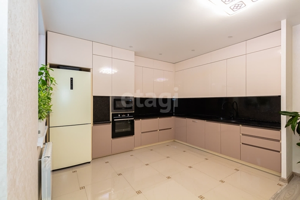 
  Продается 3-комн. квартира 98 м². Фото 1.