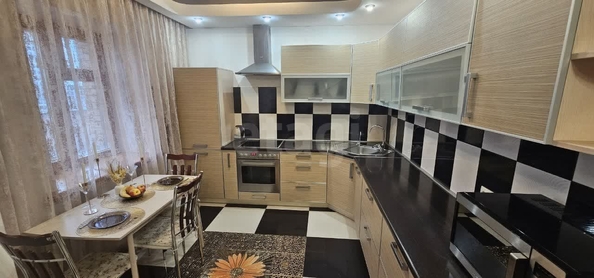 
  Сдается 2-комн. квартира 55.6 м². Фото 1.