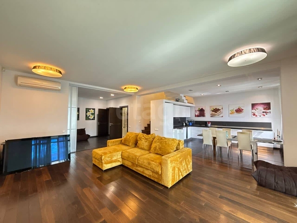 
  Сдается  квартира 199.8 м². Фото 1.