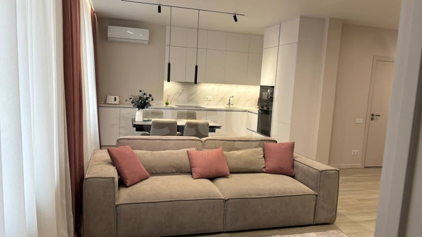 
  Продается 2-комн. квартира 68.2 м², в ЖК Оникс. Фото 1.