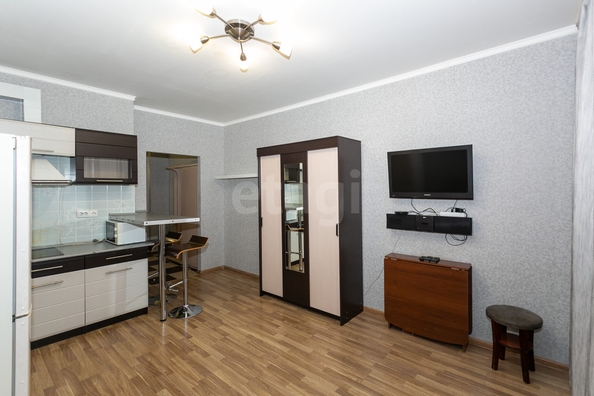 
  Продается студия 27 м², в ЖК Радужный каскад, б/с 19. Фото 2.