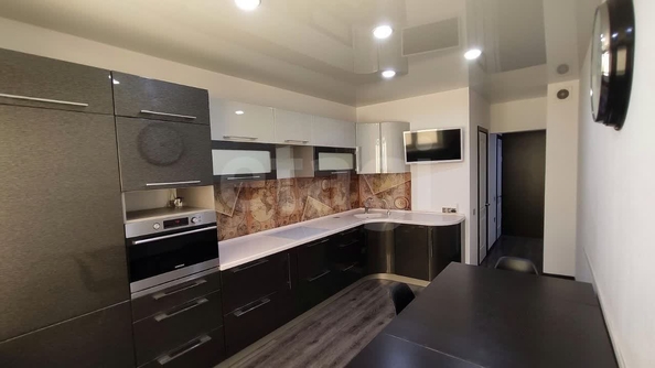 
  Продается 2-комн. квартира 75.5 м². Фото 1.