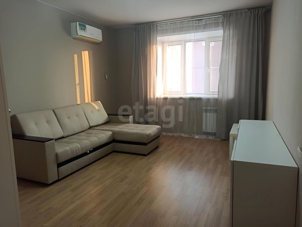 
  Сдается 1-комн. квартира 42 м². Фото 1.