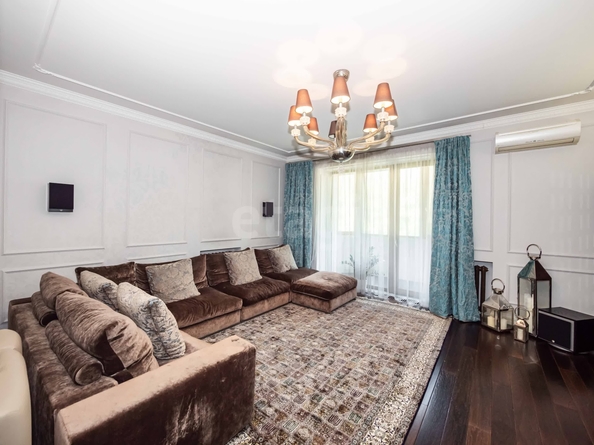 
  Продается 4-комн. квартира 184 м². Фото 1.