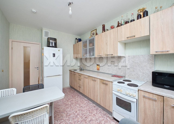 
  Продается 2-комн. квартира 60 м², в ЖК Аквамарин, дом 3/1. Фото 3.