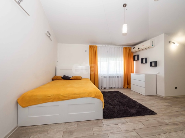 
  Продается 4-комн. квартира 178 м². Фото 1.
