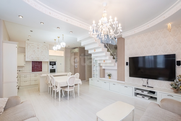 
  Продается 4-комн. квартира 194.9 м². Фото 7.