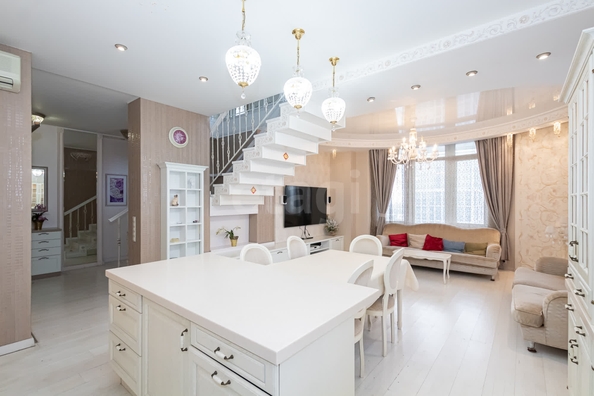 
  Продается 4-комн. квартира 194.9 м². Фото 9.