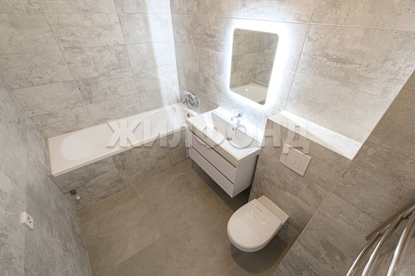 
  Продается 2-комн. квартира 50 м², в ЖК Аквамарин, дом 3. Фото 2.