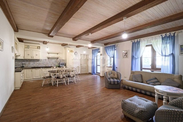 
  Продается 3-комн. квартира 121.7 м². Фото 1.