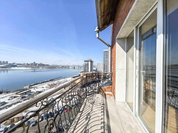 
  Продается 3-комн. квартира 117 м². Фото 1.