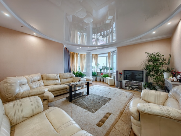 
  Продается 3-комн. квартира 131.8 м². Фото 1.