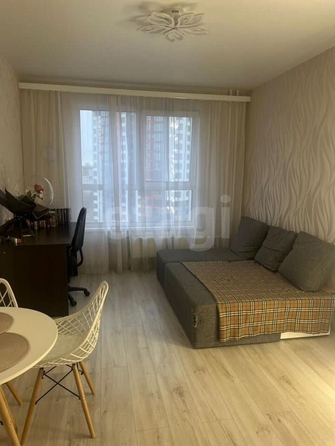 
  Продается 1-комн. квартира 37 м², в ЖК Азимут, дом 2. Фото 1.