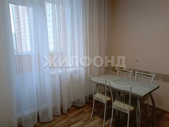 
  Сдается 1-комн. квартира 59 м². Фото 1.