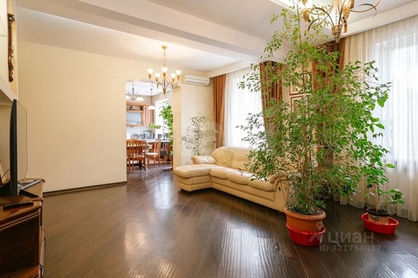 
  Продается 4-комн. квартира 138 м². Фото 1.