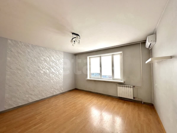 
  Продается 4-комн. квартира 77 м². Фото 1.