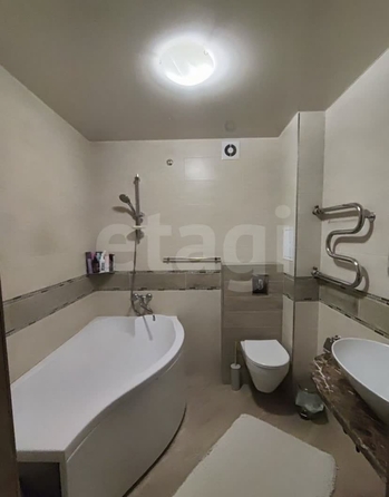 
  Продается 2-комн. квартира 69 м², в ЖК Космический, дом 8. Фото 2.