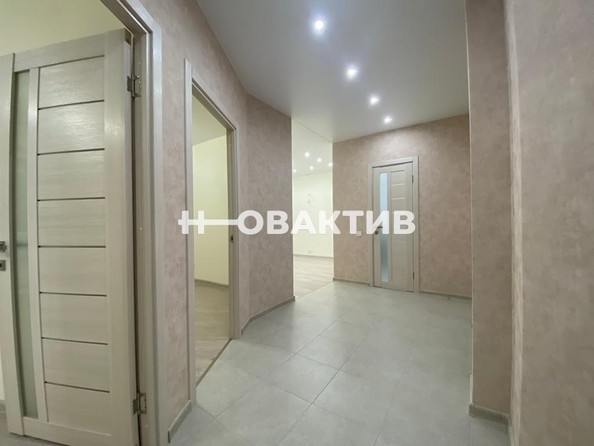 
   Продам 3-комнатную, 66 м², Бориса Богаткова ул, 201/3

. Фото 2.