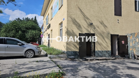 
   Продам помещение свободного назначения, 1184.7 м², Юбилейный пр-кт, 2А

. Фото 5.