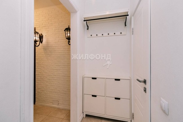 
   Продам 2-комнатную, 55.8 м², Сибиряков-Гвардейцев ул, 82

. Фото 4.