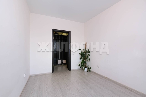
   Продам 2-комнатную, 48 м², Сержанта Коротаева ул, 1

. Фото 11.