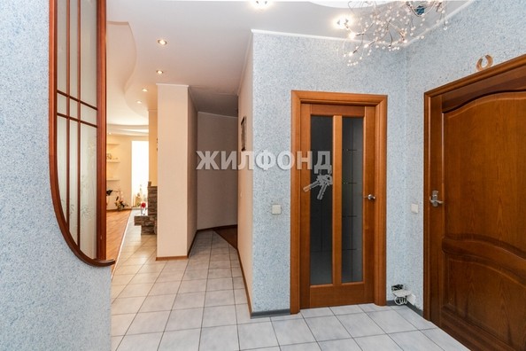 
   Продам 3-комнатную, 167 м², Краснообск, 219

. Фото 1.