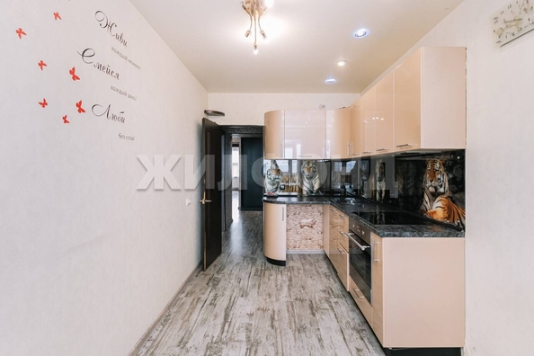 
   Продам 2-комнатную, 69.4 м², Сержанта Коротаева ул, 1

. Фото 8.